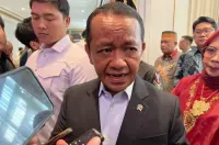 Cadangan BBM Aman, Bahlil Buka Suara Soal Antrean Panjang di SPBU