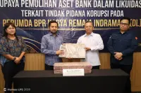 Kejari Indramayu Serahkan Rp2,78 Miliar Sitaan Korupsi BPR KRI ke LPS