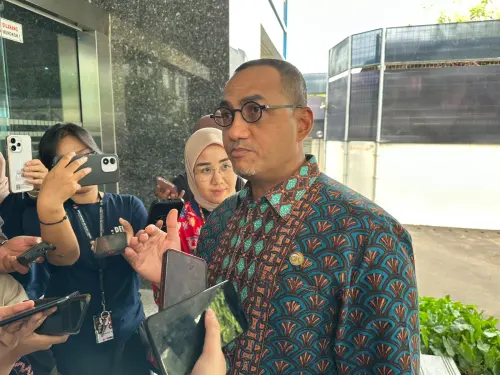 OJK Ungkap Potensi Danantara Jadi Pemegang Saham BEI