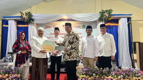 Pasar Modal Indonesia Salurkan Bantuan untuk Pondok Pesantren di Jawa Timur