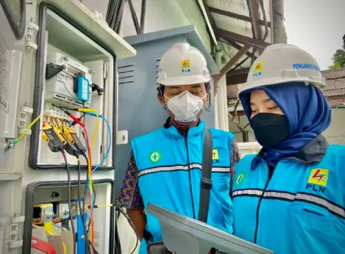 United Tractors Pekanbaru Gunakan Energi Bersih dari REC PLN