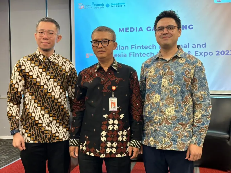OJK Sebut Pelaku Usaha Fintech Pandai Berakrobat