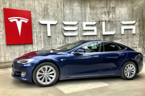 Permintaan Kendaraan Listrik Lemah, Laba Tesla Merosot