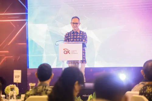 Terbongkarnya Kasus Dugaan Gratifikasi IPO, Bos OJK Ultimatum Berikan Sanksi Tegas ke Karyawan
