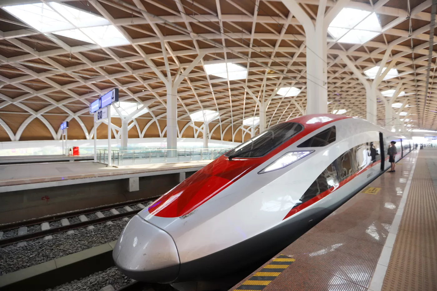 Wujudkan Stasiun Ramah Disabilitas, Whoosh Layani Lebih Dari 10.000 Penumpang Prioritas