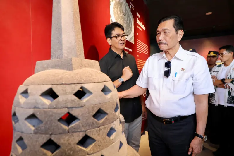 Pasca Revitalisasi di Kawasan Candi Borobudur, Menko Luhut Yakin Jumlah Wisman Bakal Tembus 2 Juta per Tahun