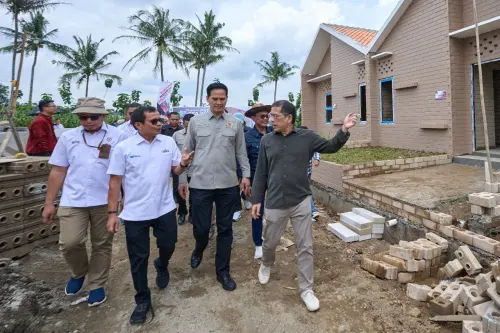 Komisi VI DPR RI Dukung Peningkatan Kapasitas Produksi Bata Interlock Presisi SIG