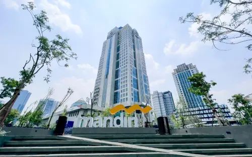 Bank Mandiri Kirim 67.000 Paket Bantuan untuk Warga Terdampak Banjir Sumatra