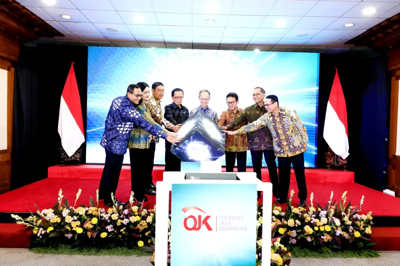 Perkuat Ekosistem Keuangan Syariah Nasional, OJK Kukuhkan Komite KPKS