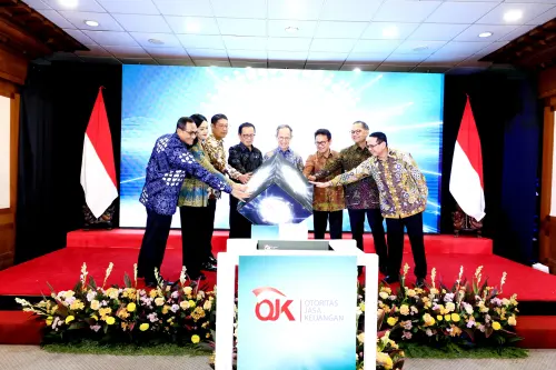 Perkuat Ekosistem Keuangan Syariah Nasional, OJK Kukuhkan Komite KPKS