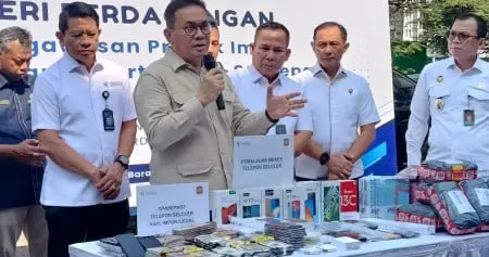 Rugikan Negara Rp17,6 Miliar, Mendag Bongkar Pabrik Ponsel Ilegal di Cengkareng