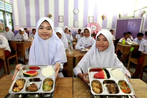 Pemerintah Rogoh Kocek Rp300 Triliun untuk Makan Bergizi Gratis 2026