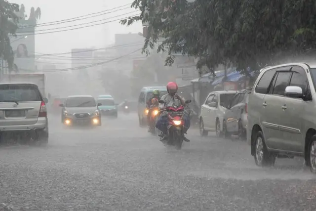 Waspada! BMKG Prediksi Hujan Lebat dan Banjir Rob di Sejumlah Daerah