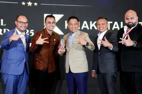 Transformasi Krakatau Steel Diakui, Akbar Djohan Borong Penghargaan Leadership Excellence Award 2025