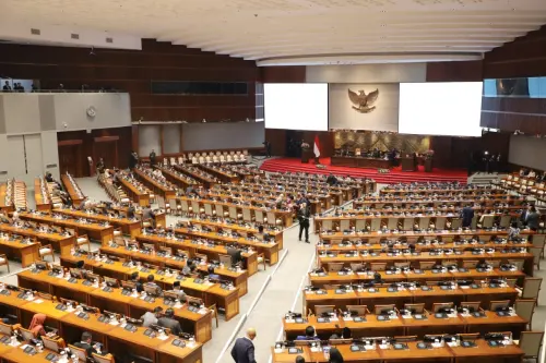 DPR Kebut Aturan Bursa Mineral, Kewenangan Bappebti Bakal Beralih