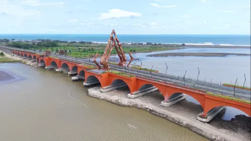 Perkuat Konektivitas, SIG Pasok 10.000 Ton Semen ke Proyek Jembatan Kabanaran