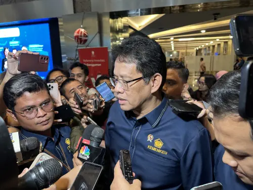 Purbaya Ultimatum OJK untuk Bersihkan Saham Gorengan dalam 6 Bulan