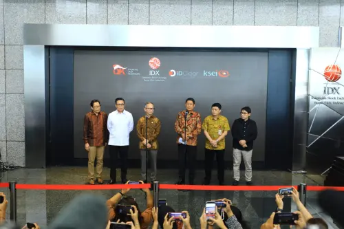 Mahendra Siregar dan Inarno Djajadi Tinggalkan Kursi 'Empuk' OJK