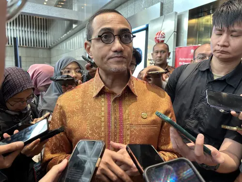 OJK Jatuhi Sanksi ke 233 Pihak, Total Denda Capai Rp96,33 Miliar