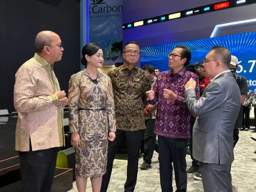 Bos OJK Sebut Pelemahan IHSG Masih Moderat, Ini Sebabnya
