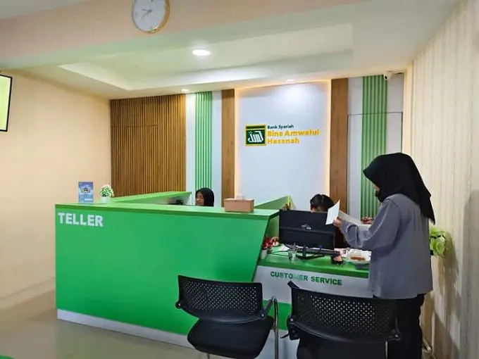 OJK Cabut Izin BPRS Hasanah Mandiri, Seluruh Kantor Disegel