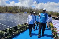 Bahlil: Investasi PLTS 100 GWp Tembus Rp1.140 Triliun