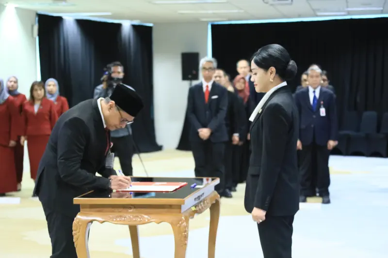 OJK Lantik Deputi Komisioner untuk Awasi Bursa Mineral