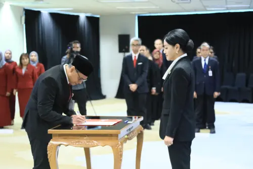 OJK Lantik Deputi Komisioner untuk Awasi Bursa Mineral