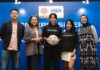 Seger! AQUA Terpilih Sebagai Official Mineral Water Tim Nasional Sepak Bola Indonesia Kiri ke Kanan - Pak Marsal Masita, Ibu Sri Widowati, Shalika Aurelia, Shafira Ika, Ibu Vera Galuh Sugijanto