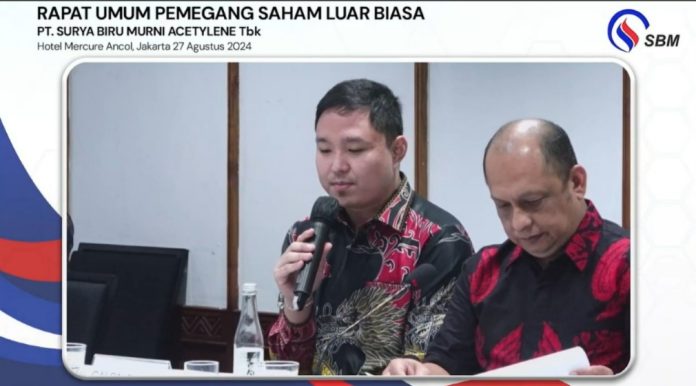 Kiri-Kanan: Carsen Finrely Ditektur Independen SBMA yang juga Komidaris Utama PT Armidian Karyatama Tbk (ARMY) dan Julianto Setyoadji Direktur Operasional SBMA.