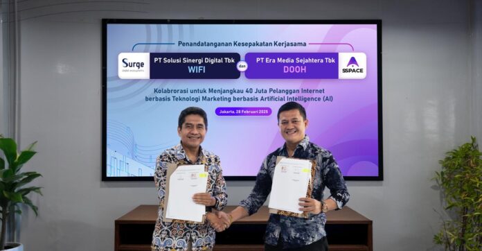 (Kiri-Kanan): Yune Marketatmo Direktur Utama WIFI dan Vicktor Aritonang Direktur Utama DOOH