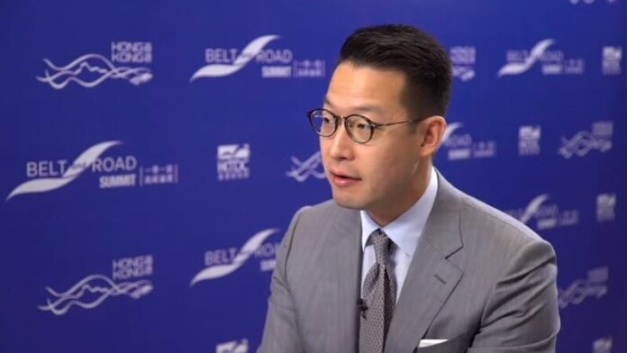 tkoh-00_biografi-john-riady_john-riady_800x450_ccpdm-min-800x450