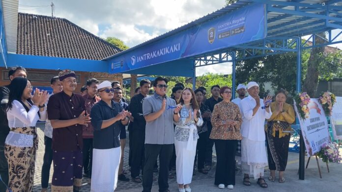 Direktur PT Jantra Grupo Indonesia, Tbk yang berkode KAQI meresmikan cabang baru di bali